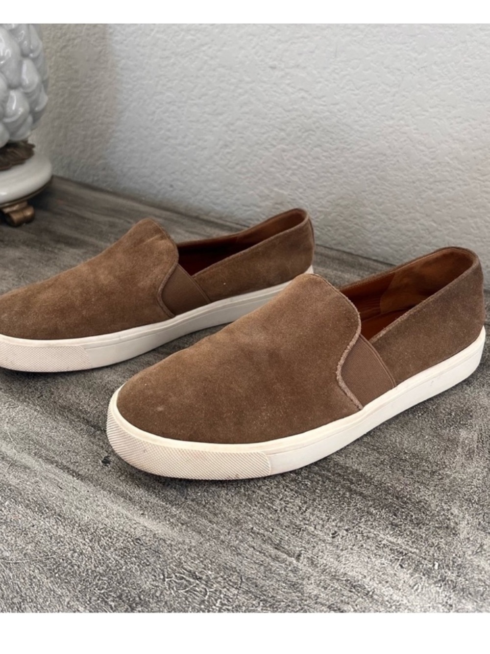 Vince Preston Brown Suede Slip-On Sneakers Women’s Size 9